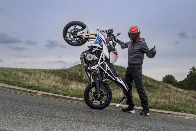 Read more about the article BMW F 450 R: novi bavarski naked v razredu A2