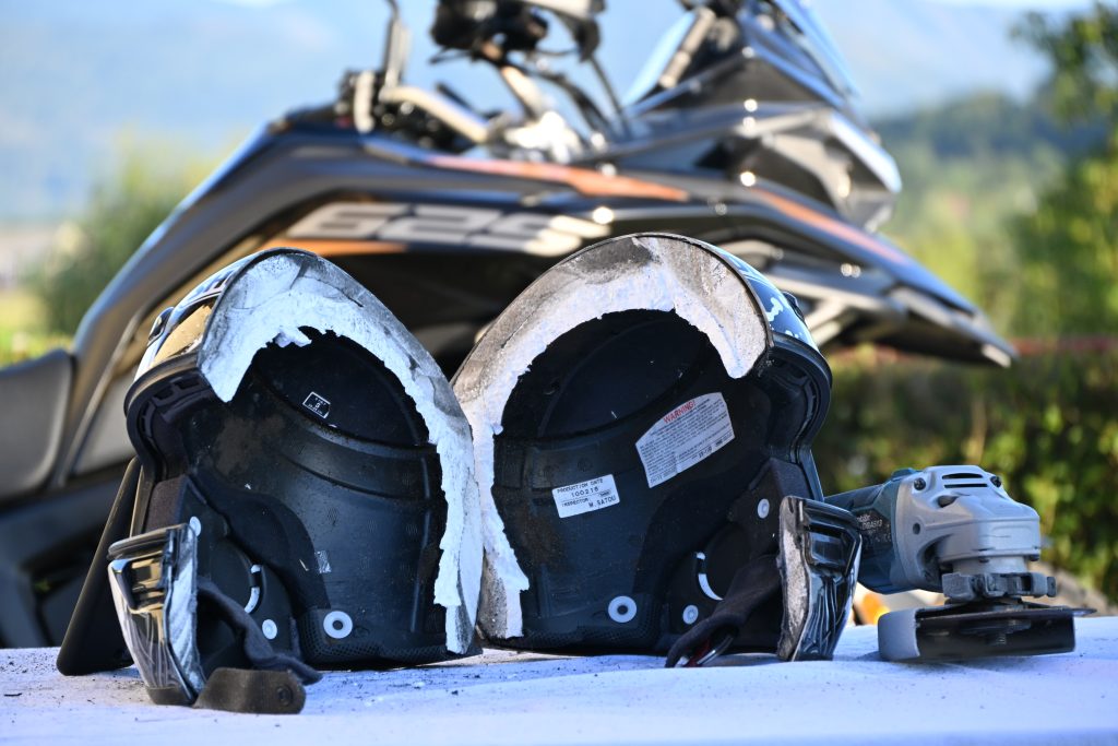 rezanje čelade NIKON 7 - www.motoavantura.si